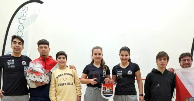 ⚉Campeonato Gallego  sub13-17Gran torneo de algunos de los juniors de nuestro club!
Disputando partidos muy igualados y de alta intensidad desde primera ronda!!Resultados finales:SUB 17
🥉Elena Rodríguez
4a Eva Álvarez
5° Gael González
10° Juan Martínez
SUB 13
4° Ismael MoineloEnhorabuena a todos y a seguir sumando experiencias para los torneos que vienen 👏💪#concellodevigo#vigodeporte